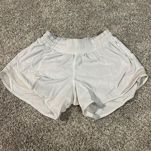 size 2 2.5 inch LULULEMON HOTTY HOTS white